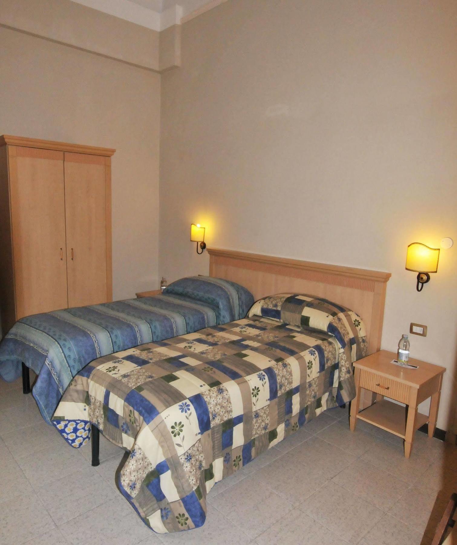 Hhb Hotel Florenz Exterior foto