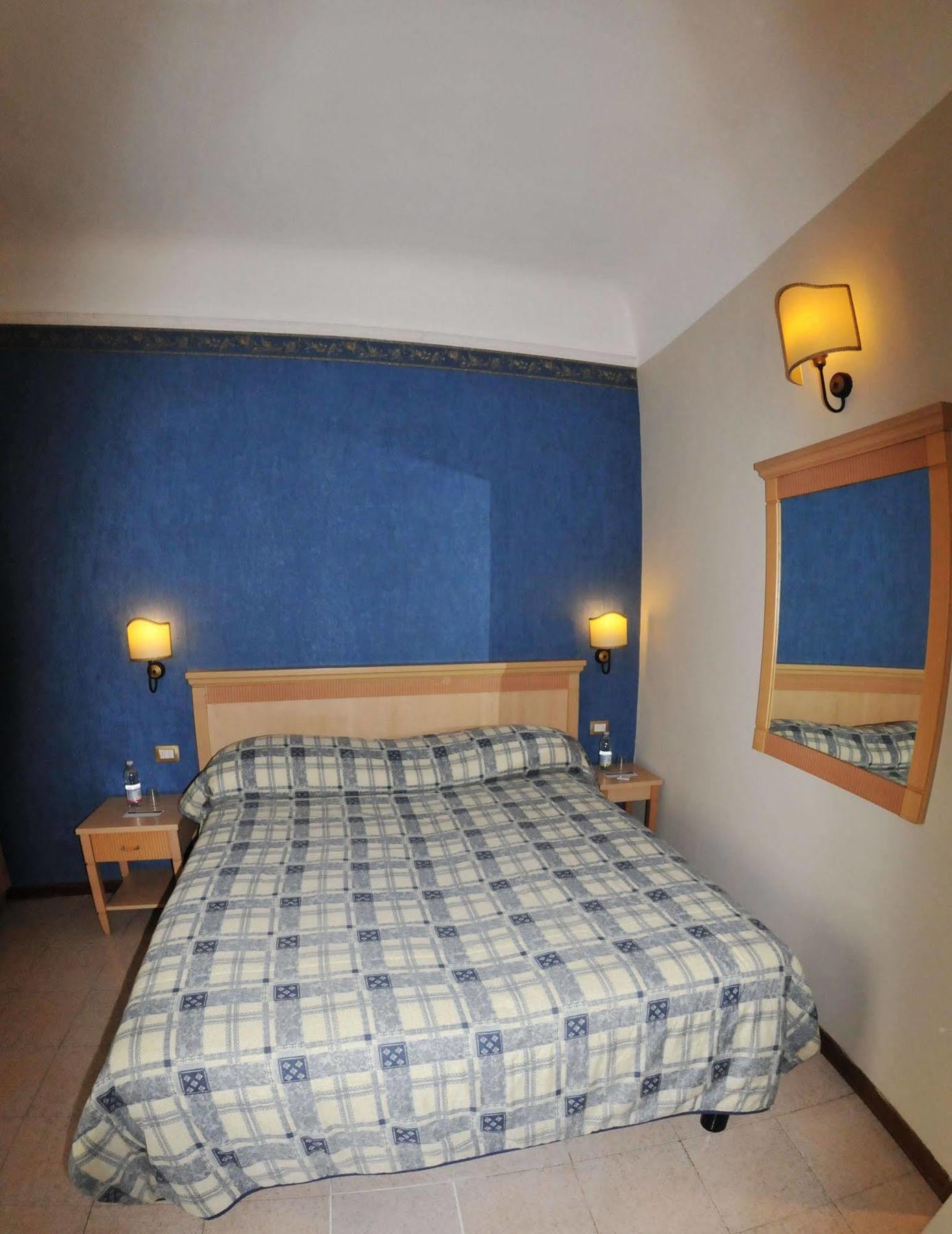 Hhb Hotel Florenz Exterior foto