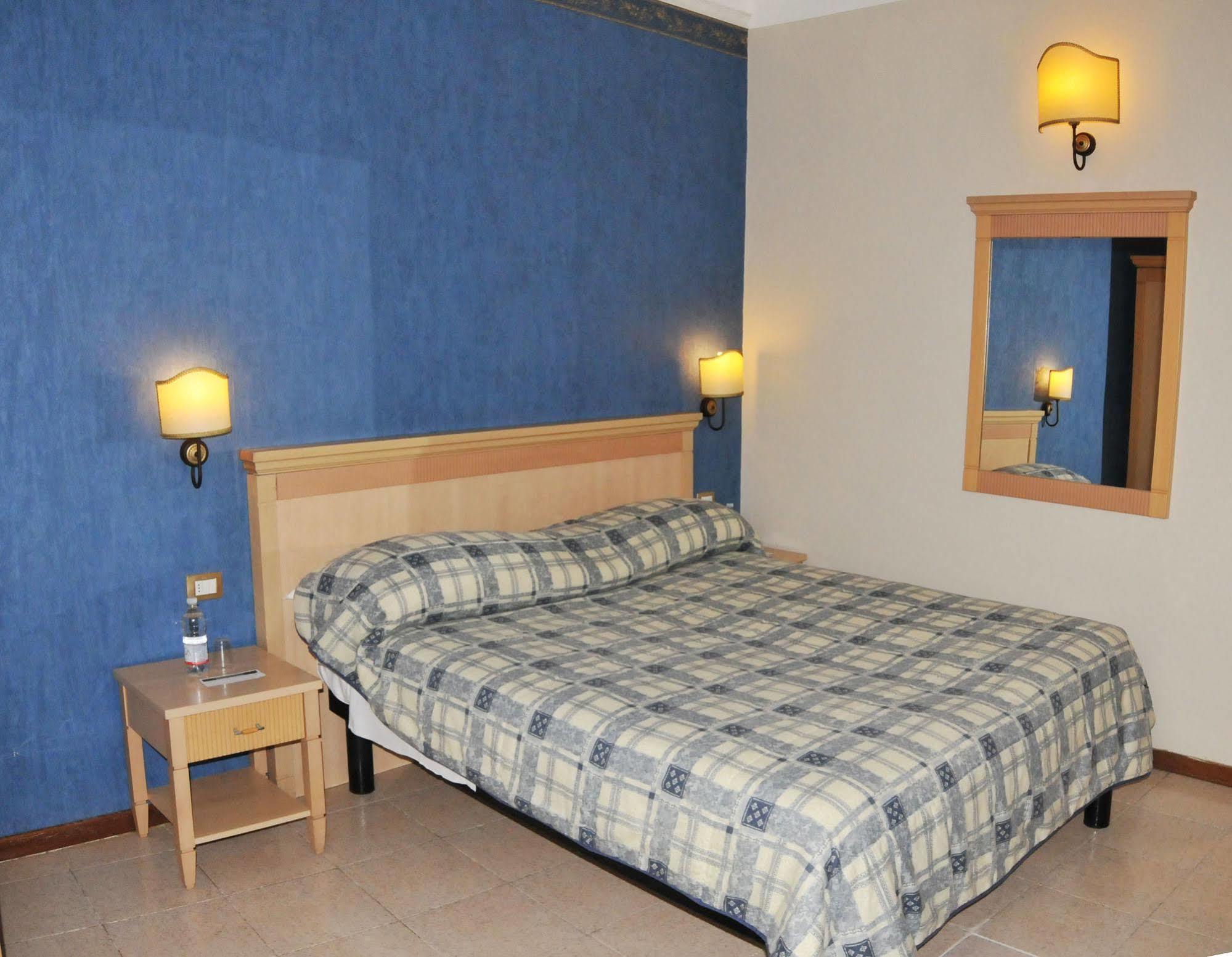 Hhb Hotel Florenz Exterior foto