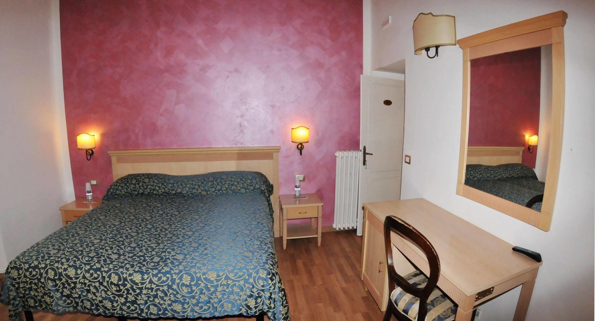 Hhb Hotel Florenz Exterior foto